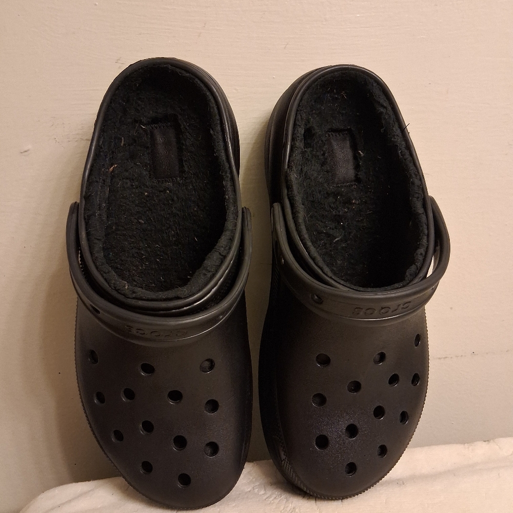 CROCS Black Classic Clogs - Picture 16 of 16